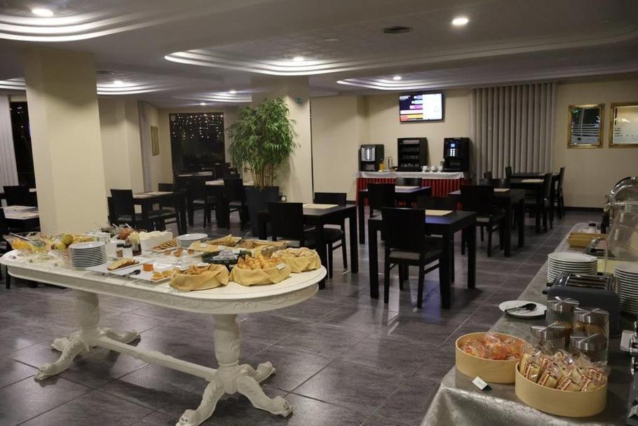 Hotel Santhyago Трофа Экстерьер фото